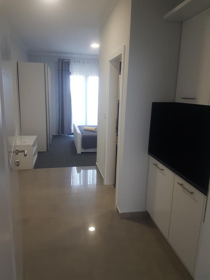Diamond Hotell Nin Eksteriør bilde